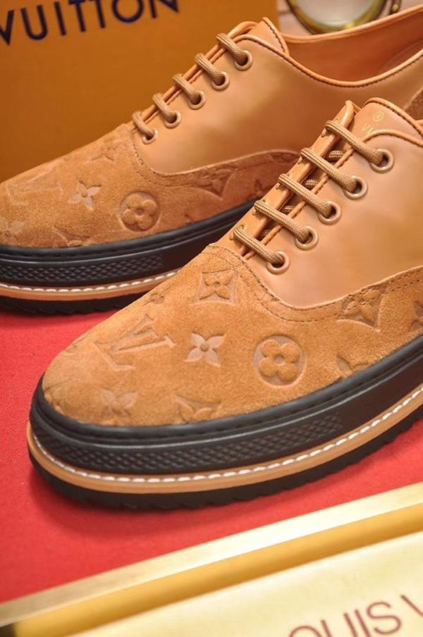 Design Engraved LV Men's Shoe