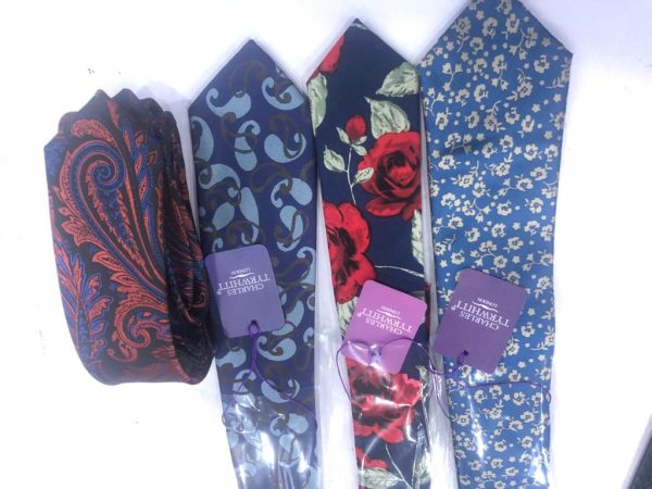 CHARLES TYRWHITT TIES AND POCKET SQUARES