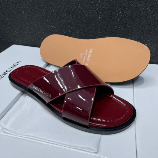 RED CROSS PALM SLIPPERS