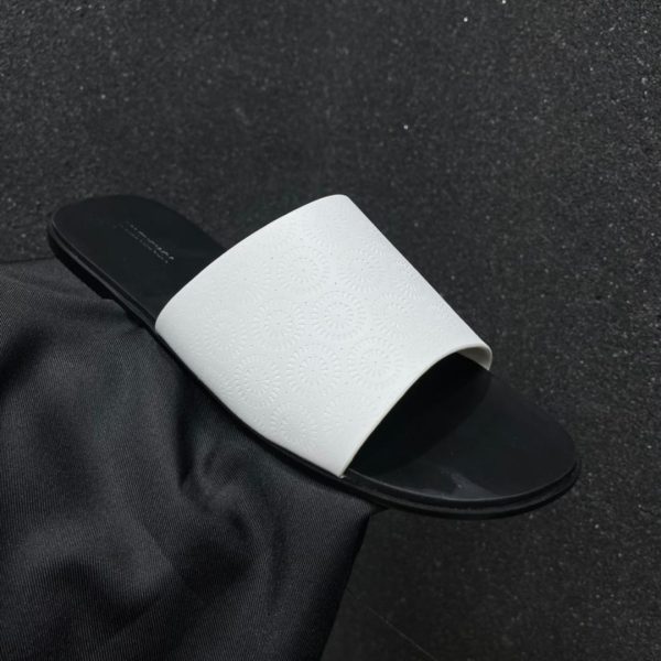 PLAIN WHITE LEATHER PALM SLIPPERS
