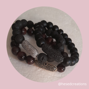 Beads bracelet with diamante bar