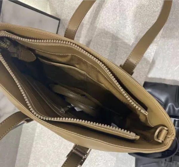Unique High Quality Leather Ladies Shoulder / Handbag