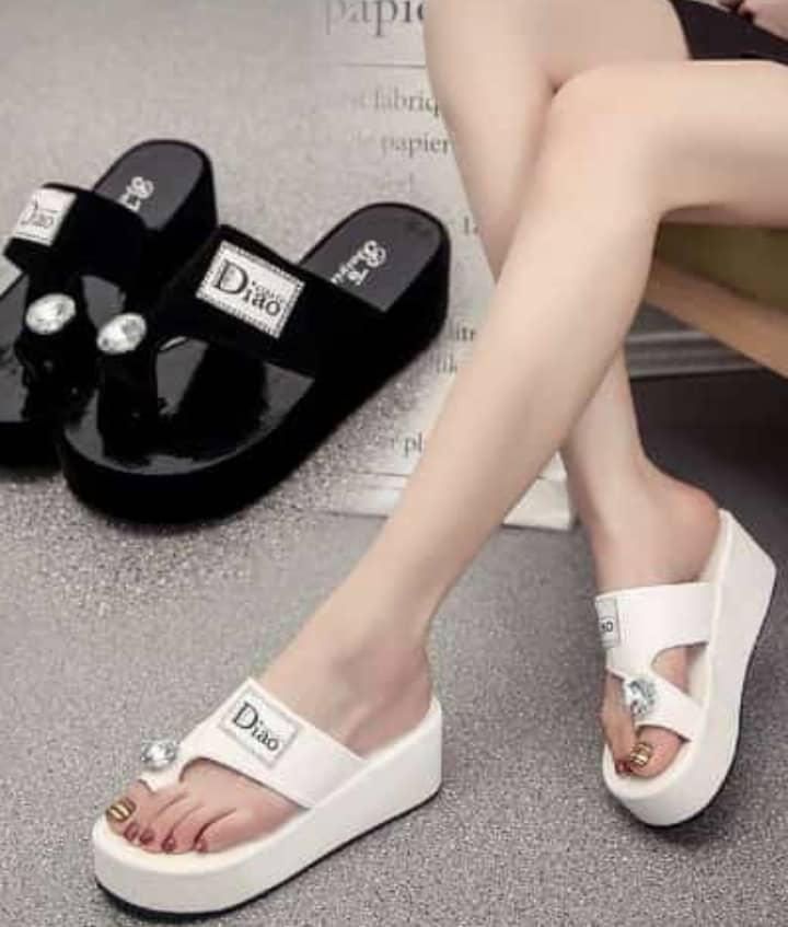 Aggregate 158+ fashion ladies slippers latest