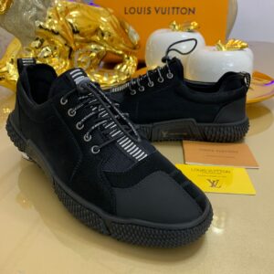 HIGH-QUALITY DESIGNER SNEAKERS