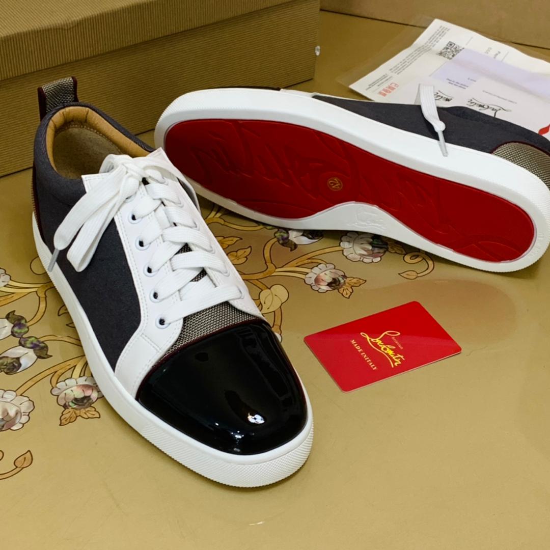 CLASSIC LACED VINTAGE DESIGNER SNEAKERS