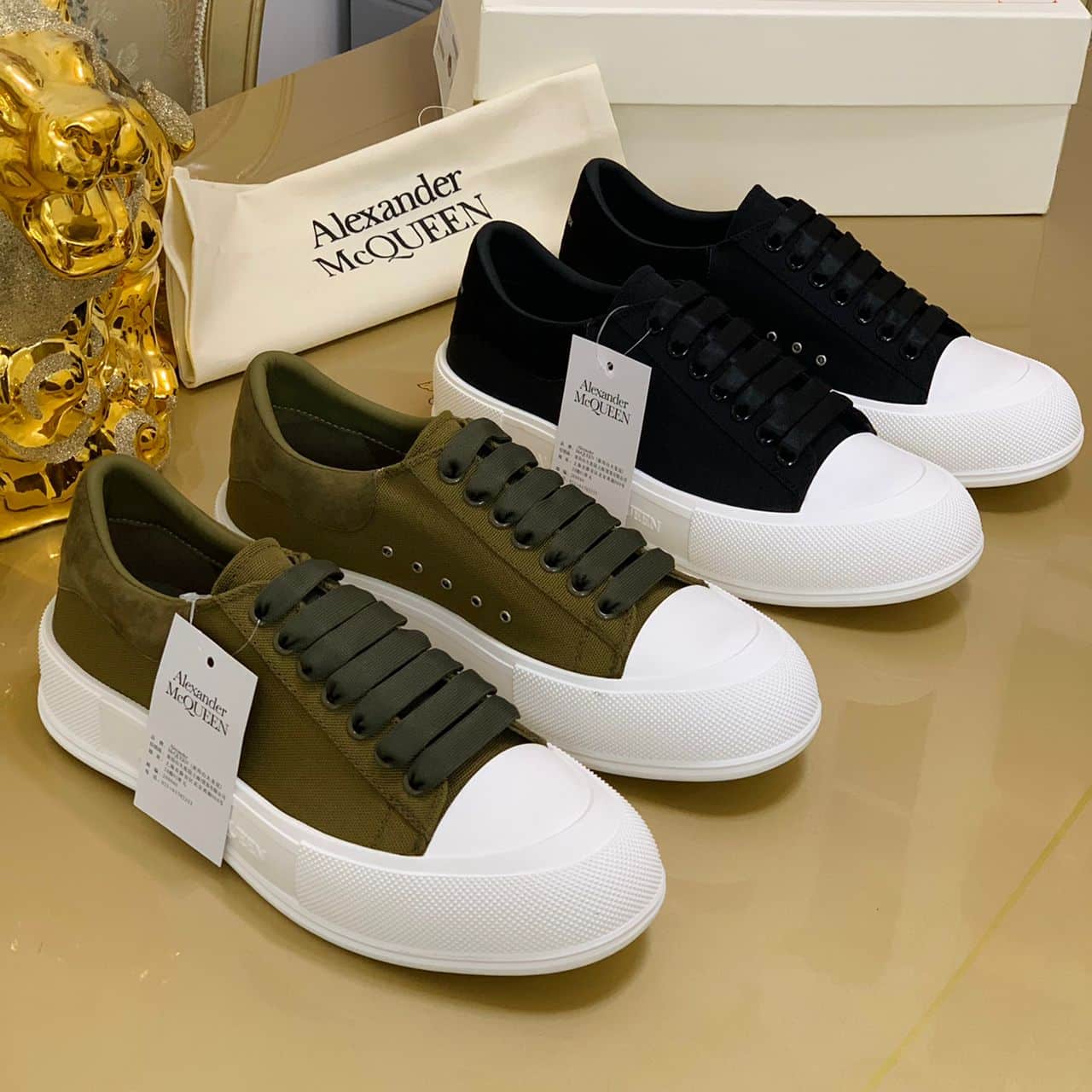 FASHION BRAND LACED CANVAS SNEAKERS
