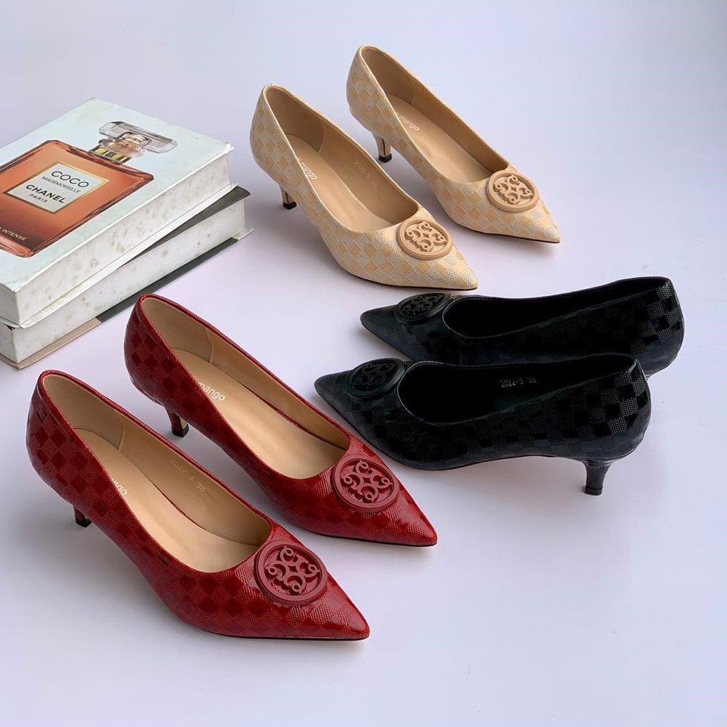 Low heel Female court shoes