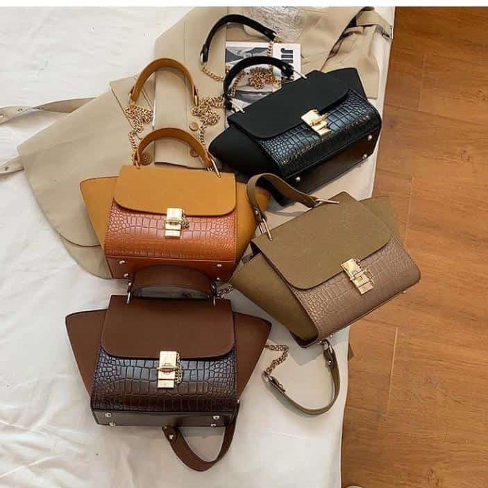 Medium-size ladies' fashion handbags