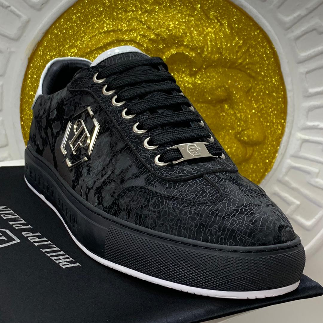 HIGH EMBOSSED AUTHENTIC LEATHER SNEAKERS
