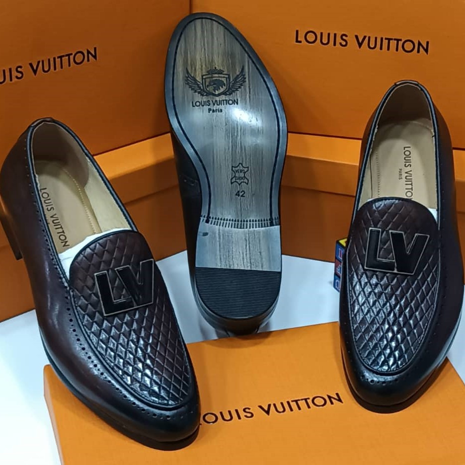 classic LV shoe  Olist Men's Louis Vuitton Football shoes shoes For Sale  In Nigeria