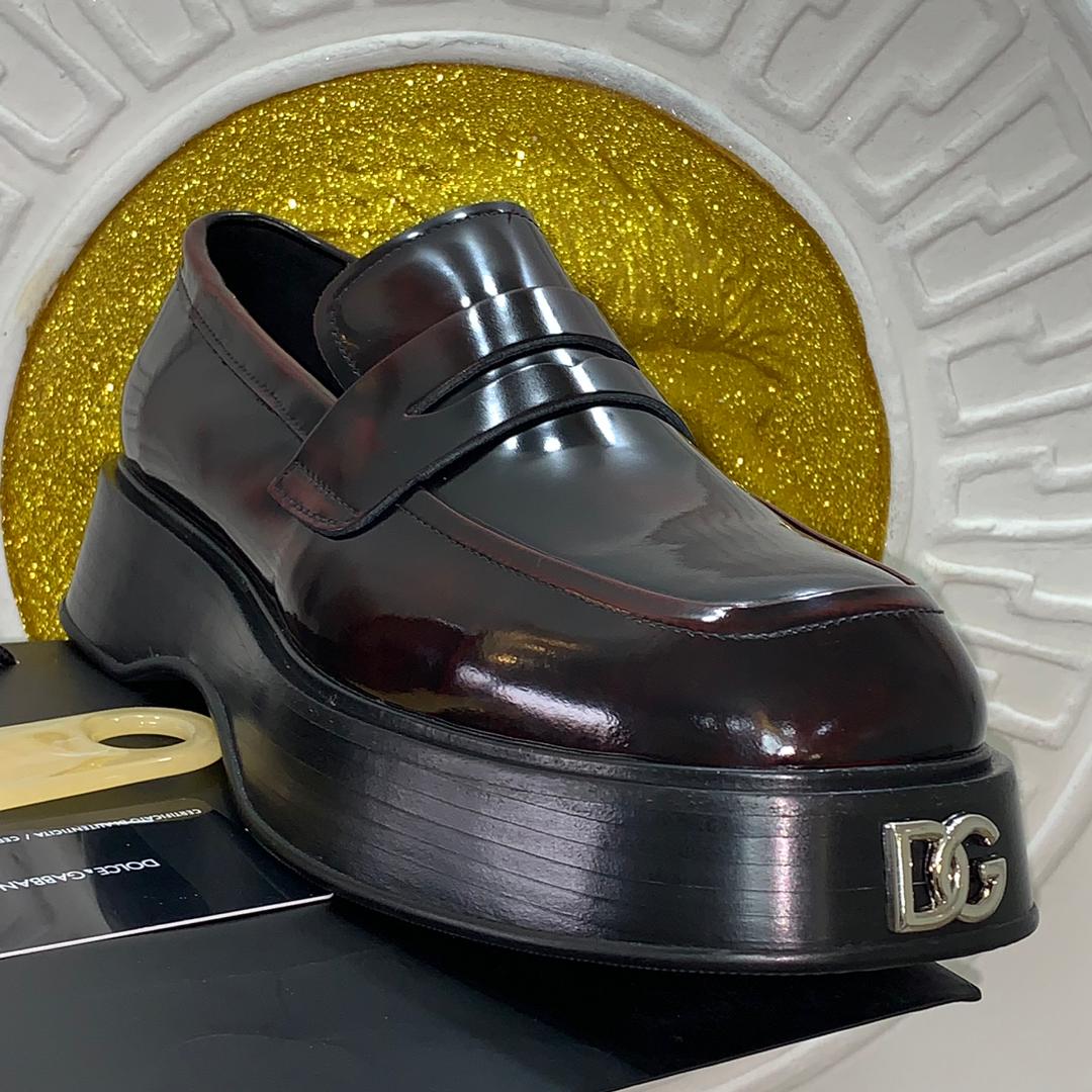 DESIGNERS PATENT QUALITY LOAFERS
