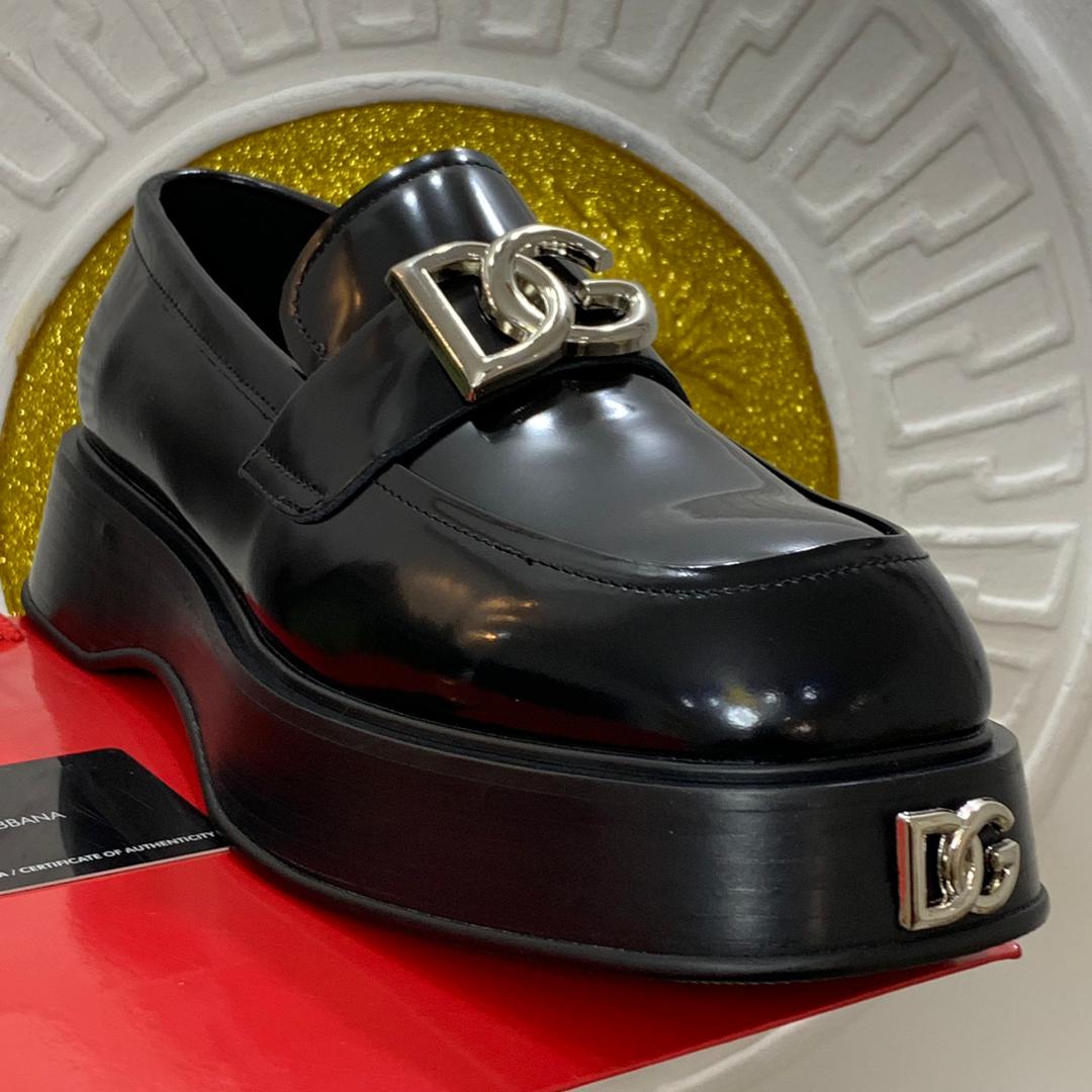 DESIGNERS QUALITY PATENT LOAFERS