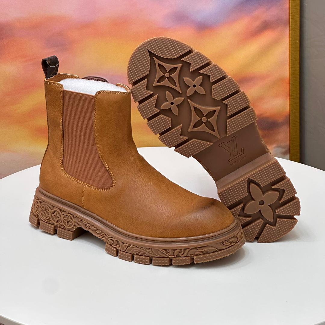 DESIGNERS CHELSEA CHUNKY LEATHER BOOTS